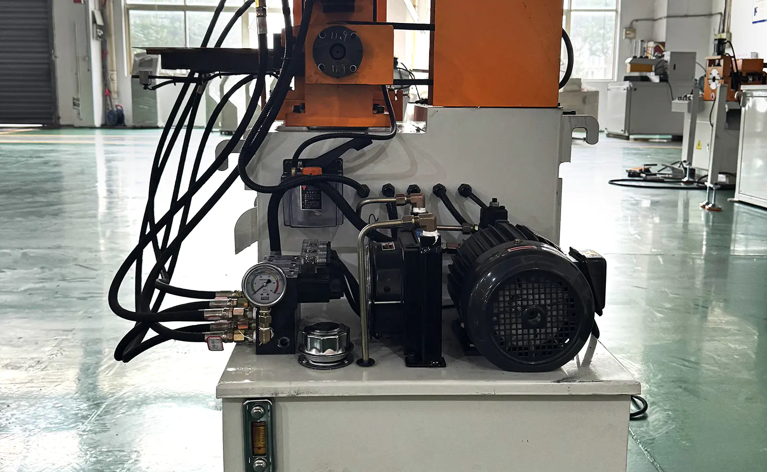 EF PV1 Series Hydraulica Semi-Automatic Tube Chamfering Machine EF PV1 Series Hydraulica Semi-Automatic Tube Chamfering Machine