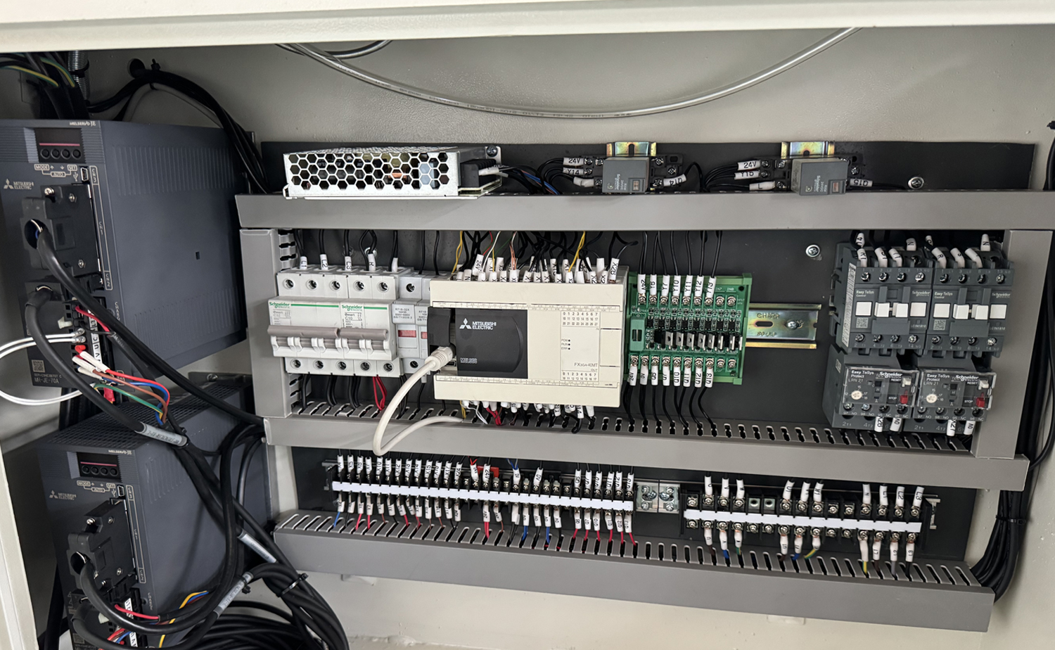 DEF680CNC Series Fast Volo Servo Duplex Caput Tube Chamfering Machina