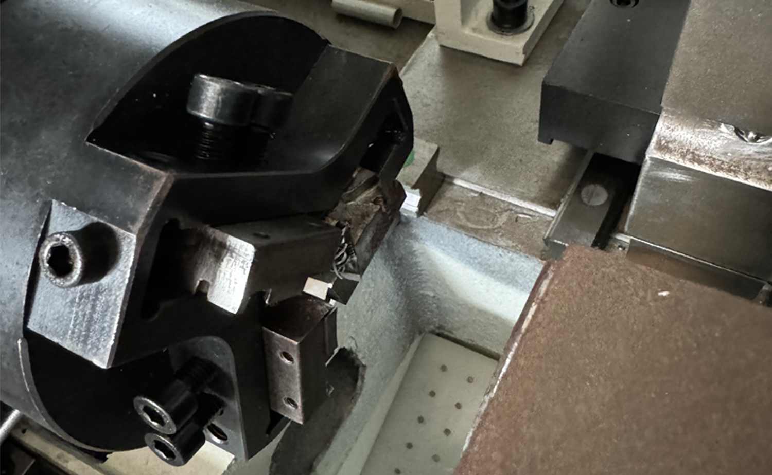 DEF680CNC Series Fast Volo Servo Duplex Caput Tube Chamfering Machina