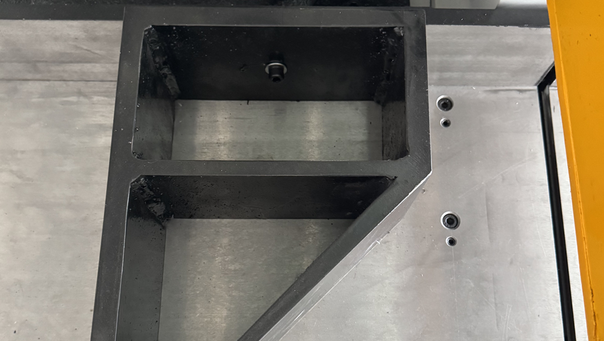 ESH Horizontalis Semi-Automatic Aluminium Secans Machina