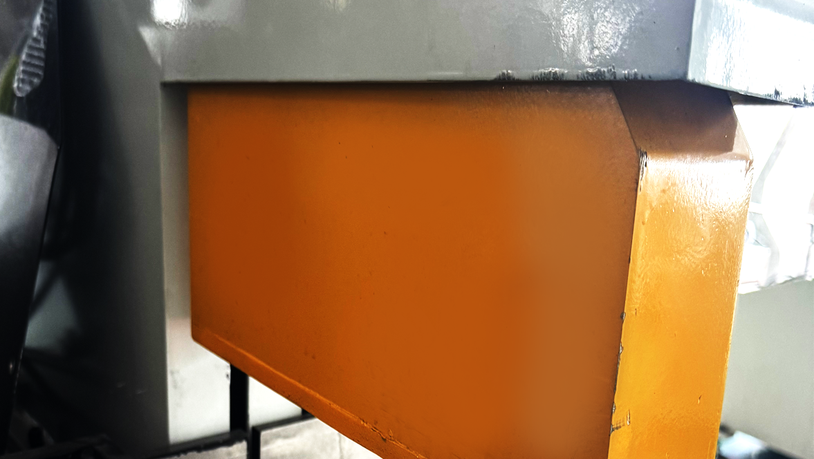 ESH Horizontalis Semi-Automatic Aluminium Secans Machina