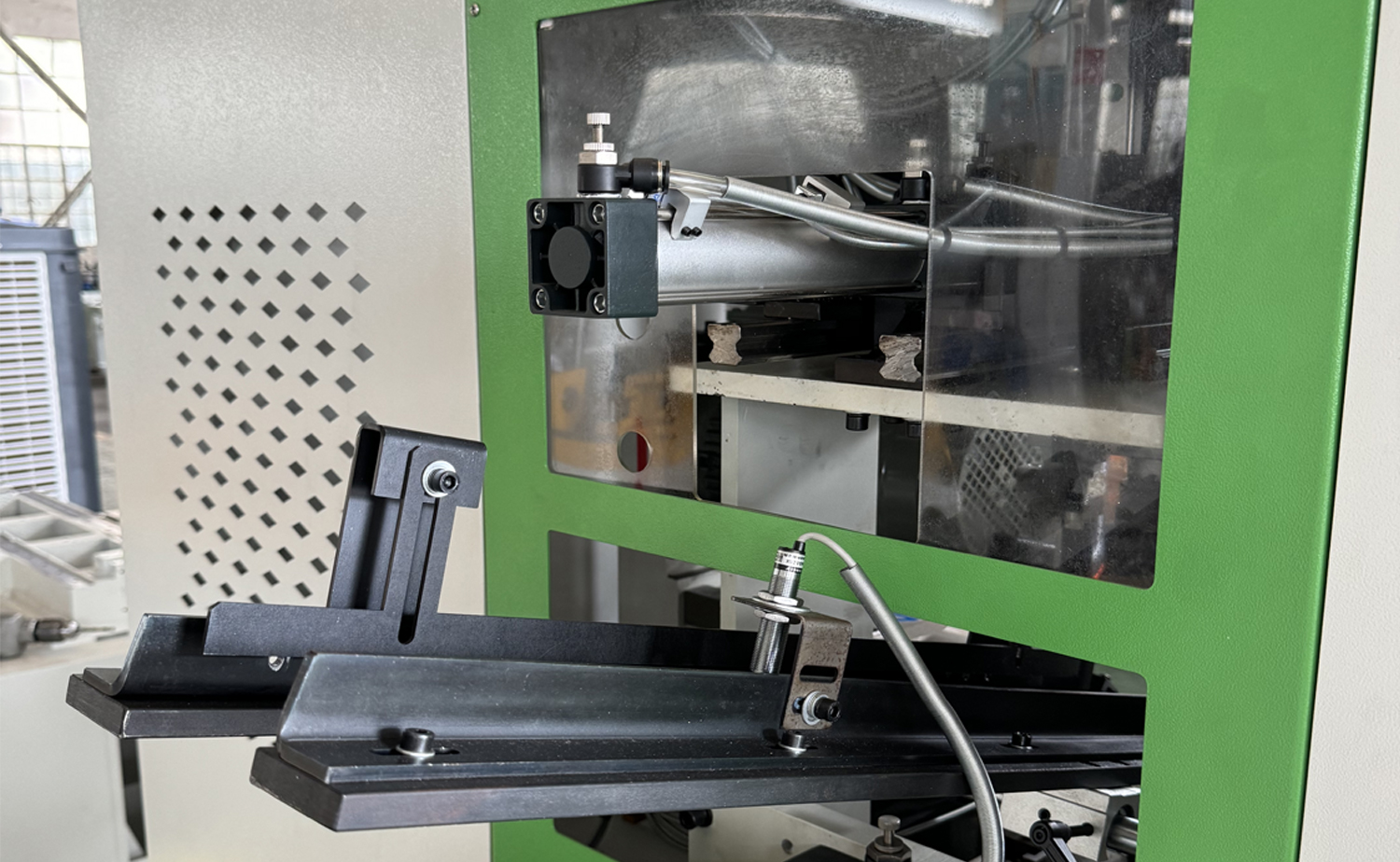 DEF680CNC Series Fast Volo Servo Duplex Caput Tube Chamfering Machina