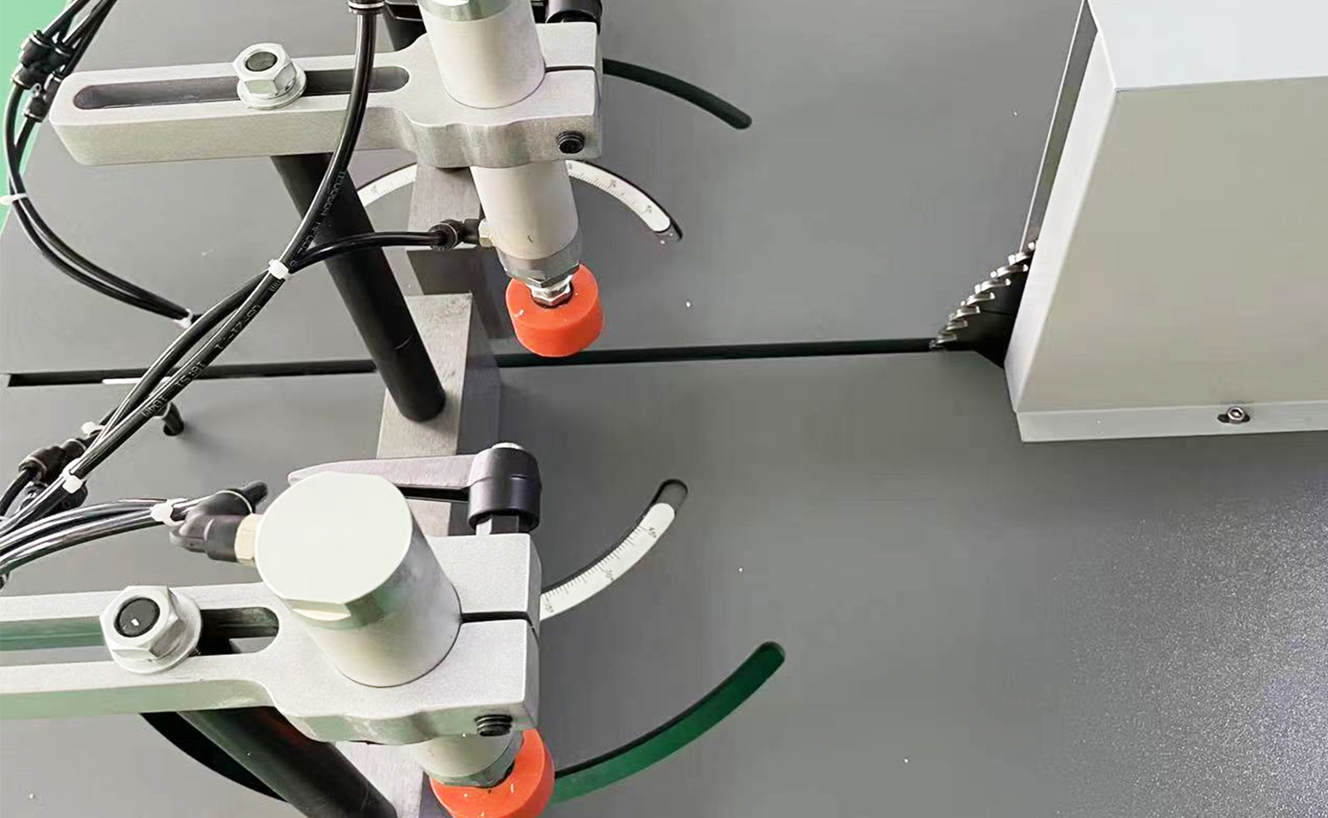 ES550 Semi-Automatic Aluminium Secans Machina pro magnis Profile et Tubulis