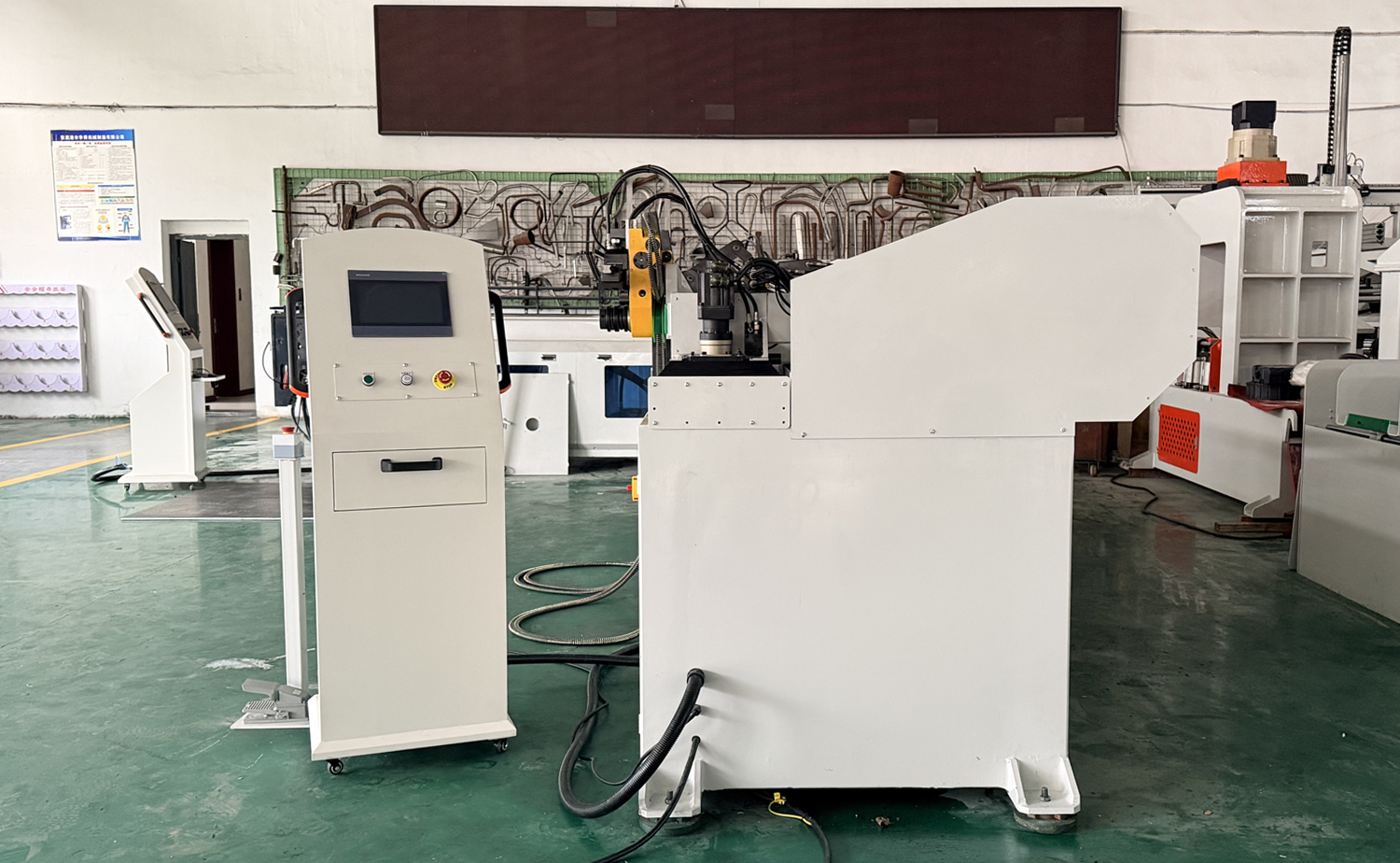 DB CNC Duplex Caput Tube Inflexio Machina DB CNC Duplex Caput Tube Inflexio Machina